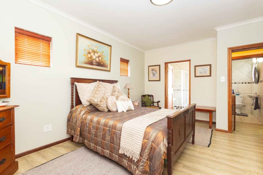 4 Bedroom Property for Sale in Panorama Western Cape